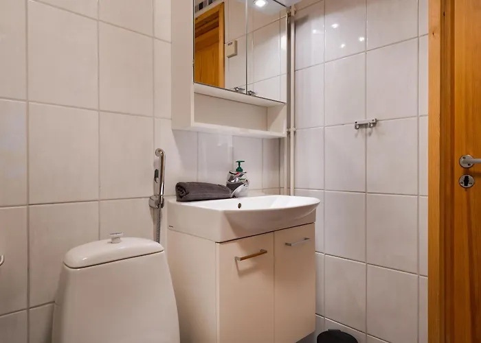 アパート Alpine By Aavalevi